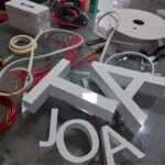 letras corpóreas en chapa lumnosa