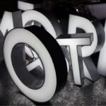 Letras corpóreas de aluminio